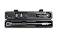 Динамометрический ключ Forsage щелчкового типа в наборе с головками и удлинителем 40-210Нм, 1/2" ,в пластиковом футляре 48149 F-6474470A Динамометрический ключ Forsage щелчкового типа в наборе с головками и удлинителем 40-210Нм, 1/2" ,в пластиковом футляре 48149 F-6474470A