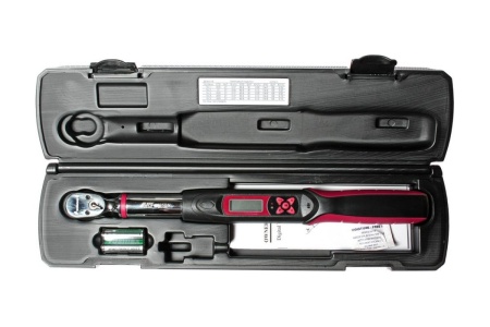 Динамометрический ключ JTC-4605, с цифровой индикацией, 3/8", 24-135Нм, 415мм Динамометрический ключ JTC-4605, с цифровой индикацией, 3/8", 24-135Нм, 415мм