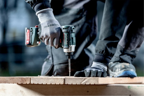 Импульсный винтоверт Metabo PowerMaxx SSD 12 BL 601115800 Импульсный винтоверт Metabo PowerMaxx SSD 12 BL 601115800