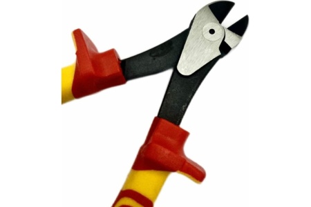 Боковые диэлектрические кусачки Промлайн 180мм, сталь cr-v, до 1000В, с 2К рукояткой ПЛ0210301180НД_z022