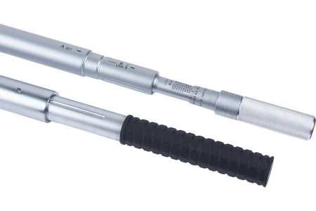 Динамометрический ключ JTC 1" усилие затяжки 400-2000Nm 7668 Динамометрический ключ JTC 1" усилие затяжки 400-2000Nm 7668