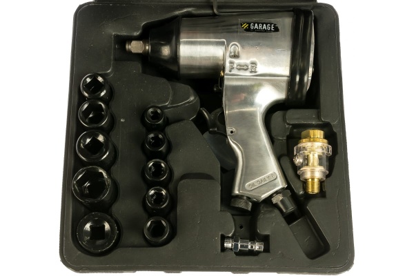 Пневматический гайковёрт Garage GR-IW 315 с набором головок УТ-00000047
