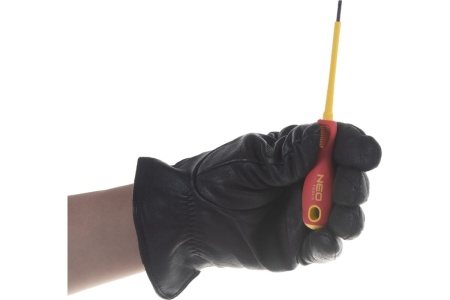 Шлицевая отвертка NEO Tools 2.5x75 мм 1000 В CrMo 04-051