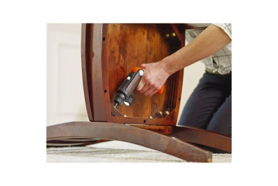 Аккумуляторная отвертка с фонарем Black&Decker BDCSFL20C-QW