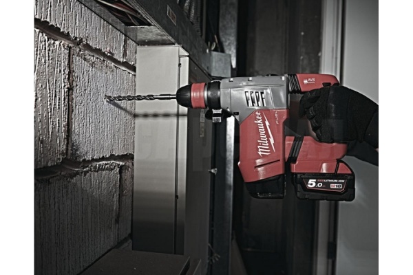 Аккумуляторный перфоратор Milwaukee M18 CHPX-502C FUEL 4933448175