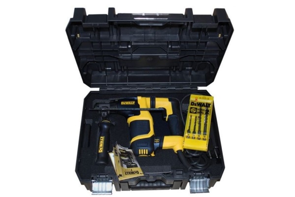 Перфоратор DeWALT D 25052 KT