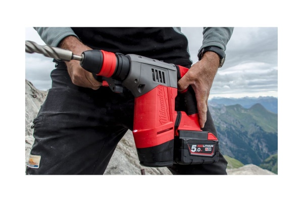 Аккумуляторный перфоратор Milwaukee M28 CHPX-502X FUEL 4933451025