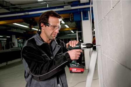 Аккумуляторный ударный винтоверт Metabo SB 18 LT 602103820