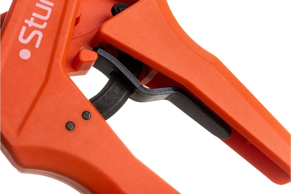 Струбцина Sturm клещеобразная с храповым механизмом, длина 226мм, зев 75мм 1078-09-075