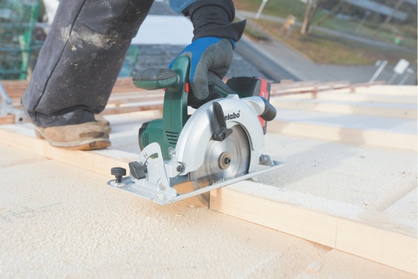 Дисковая пила Makita LXT DHS630Z