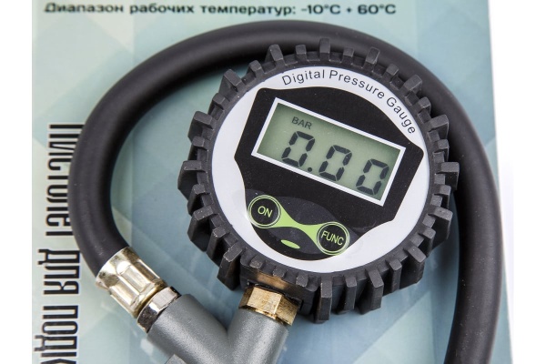 Пистолет для подкачки шин с цифровым манометром KraftWell KRWTG-D