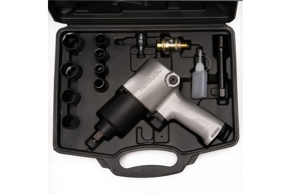 Пневматический гайковерт Rossvik 1/2", 700 Hм, с набором головок RT-5268K