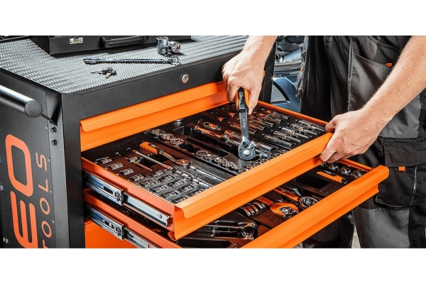 Инструментальная тележка NEO Tools 6 ящиков с набором инструмента 126 шт 84-223+G