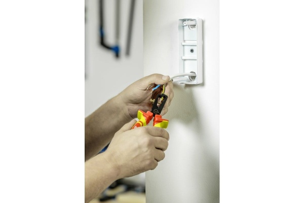Изолированные клещи для зачистки проводов HOEGERT TECHNIK 160 мм 1000 V HT1P931