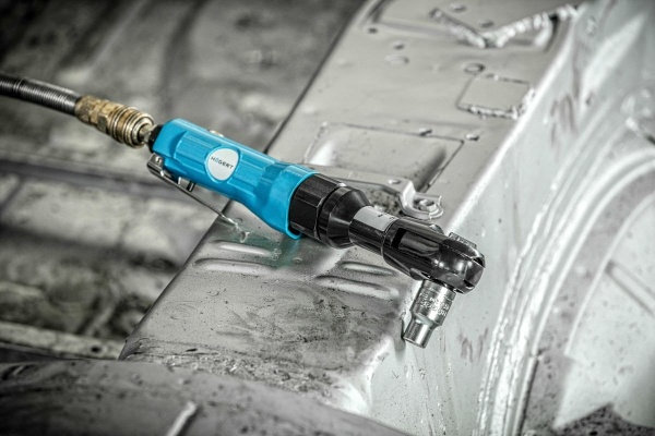 Пневматическая трещотка HOEGERT TECHNIK 1/2", 61 Нм HT4R630 Пневматическая трещотка HOEGERT TECHNIK 1/2", 61 Нм HT4R630