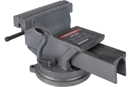 Тиски PATRIOT слесарные поворотные VR 200, ширина губок 200 мм, рабочий ход 150 мм 770000015