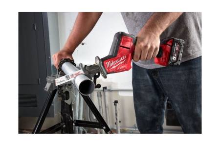 Аккумуляторная сабельная пила Milwaukee M18 FHZ-502X FUEL 4933459885