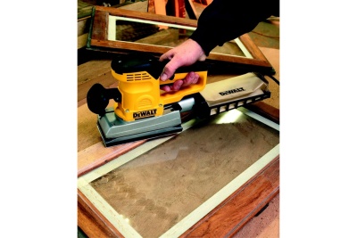 Вибрационная шлифмашина DEWALT D 26420
