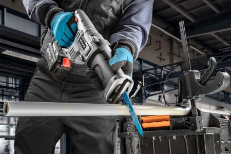 Аккумуляторная сабельная пила GRAPHITE Energy+ 58G017