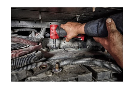 Аккумуляторная цанговая угловая шлифмашина Milwaukee M12FDGA-422B FUEL 4933471439