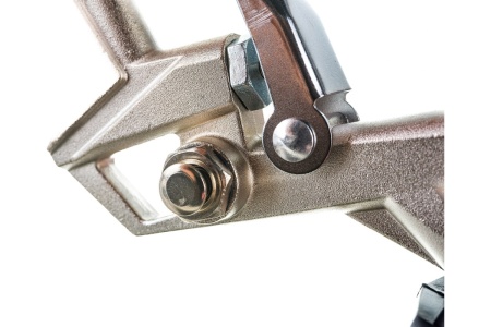 Пистолет для накачивания шин с манометром SKYWAY S07701004