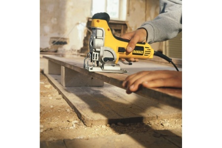 Лобзик DEWALT DW 333 K