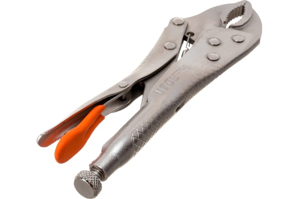 Зажим с фиксатором HARDEN полукруглый захват, никелированный, 217 мм 560628