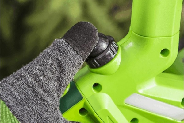 Аккумуляторная цепная пила VERTO VES 18В Li-Ion 52G585-0 Аккумуляторная цепная пила VERTO VES 18В Li-Ion 52G585-0