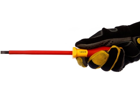 Диэлектрическая отвертка Inforce 6,5х150мм 06-09-53