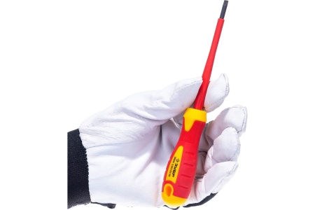 Диэлектрическая отвертка Зубр до 1000В ПРОФИ Cr-V  SL 4 x 100 мм 25261-4.0-100_z01