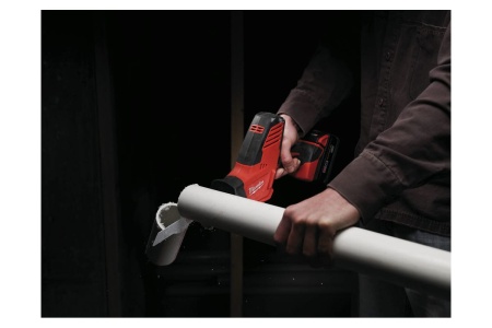 Аккумуляторная компактная сабельная пила Milwaukee C18 HZ-402В 4933441340