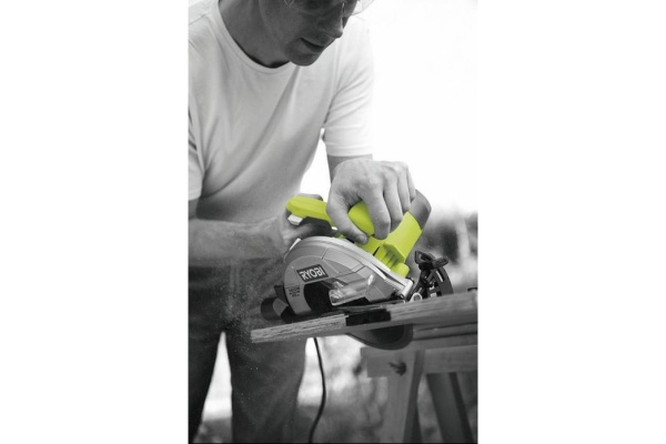 Дисковая пила Makita HS7600