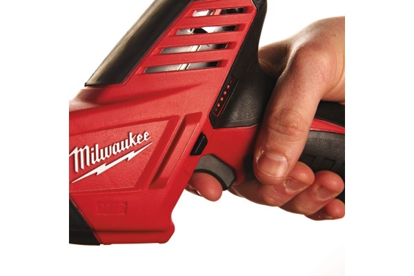 Аккумуляторная сабельная пила Milwaukee C12HZ-0 4933411925