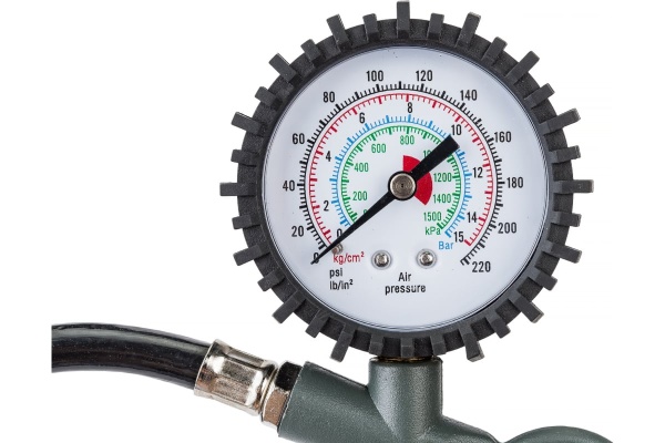 Пистолет для подкачки шин с аналоговым манометром KraftWell KRWTG-A