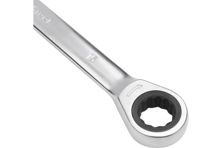 Комбинированный ключ с трещоткой 15мм AV Steel  AV-315015