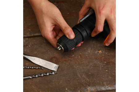 Сетевой перфоратор DEKO DKH1100W в кейсе, набор из 5 буров SDS+, дополнительный патрон 063-4159 Сетевой перфоратор DEKO DKH1100W в кейсе, набор из 5 буров SDS+, дополнительный патрон 063-4159