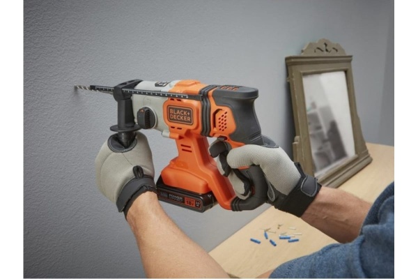 Аккумуляторный перфоратор Black&Decker BCD900E2K-QW