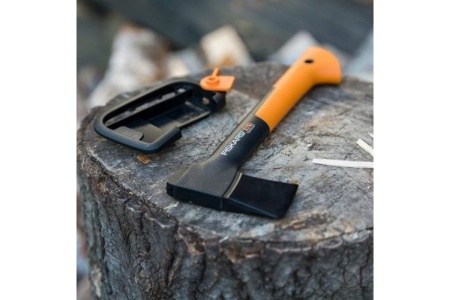 Промонабор Fiskars: топор Х7 + точилка 1020183