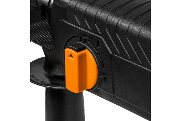 Электрический перфоратор BORT BHD-705-P 93413175