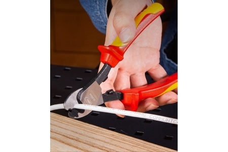 Диэлектрический кабелерез DELI dl515106 160мм (сертификат vde до 1000в, сталь cr-v, рукоять pp+tpr) 110631