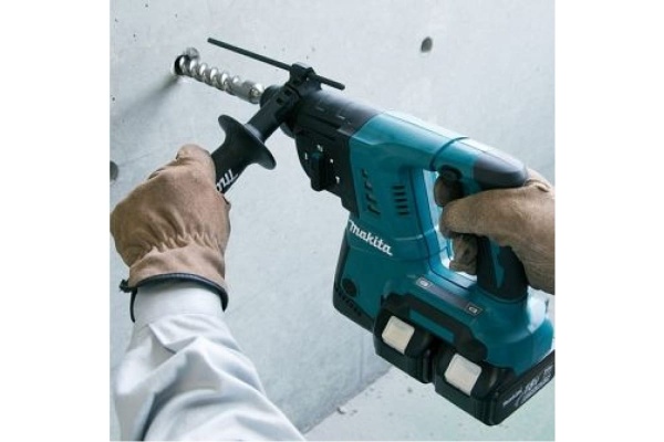 Аккумуляторный перфоратор Makita LXT DHR263RF4