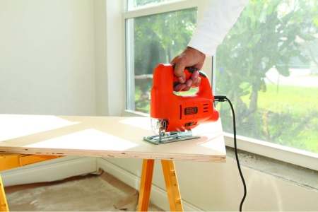 Лобзик Black+Decker JS10