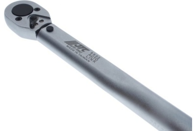 Динамометрический ключ JTC 3/8", усилие затяжки 19-110Нм, длина 355мм JTC-6902