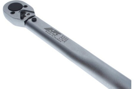 Динамометрический ключ JTC 3/8", усилие затяжки 19-110Нм, длина 355мм JTC-6902