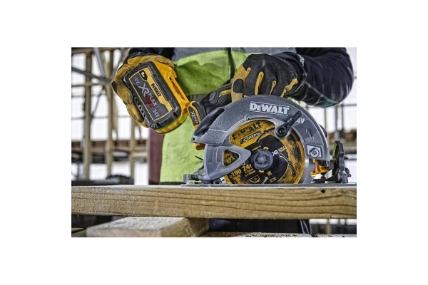 Аккумуляторная дисковая пила Metabo KS 18 LTX 66 BL 611866850
