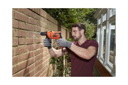 Дрель Black&Decker BEH200