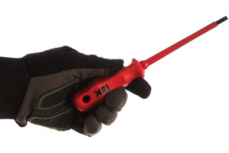 Шлицевая отвертка IEK PROFI 5,5х125мм 1000В TSC-3SL-5125