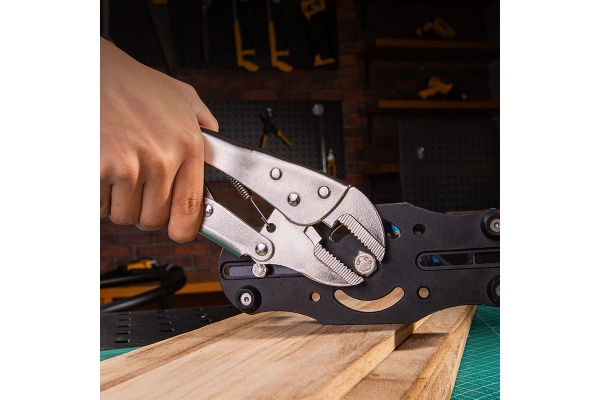 Зажимные клещи DELI dl109010 с прямыми губками, 220мм, рабочий ход 65мм, регулировочный винт 110710