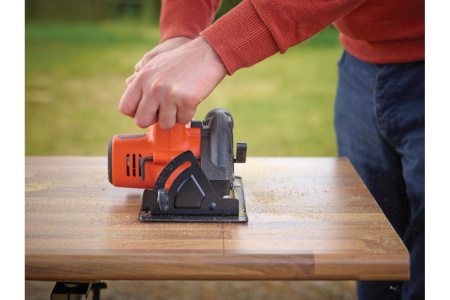 Аккумуляторная циркулярная пила Milwaukee M18 CCS66-502C FUEL 4933448160