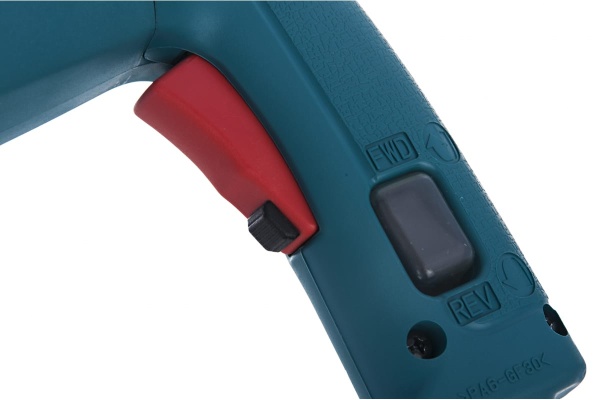 Перфоратор Makita HR 2400